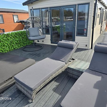 Lakeside Holiday Home With Hot Tub Tattershall Buitenkant foto