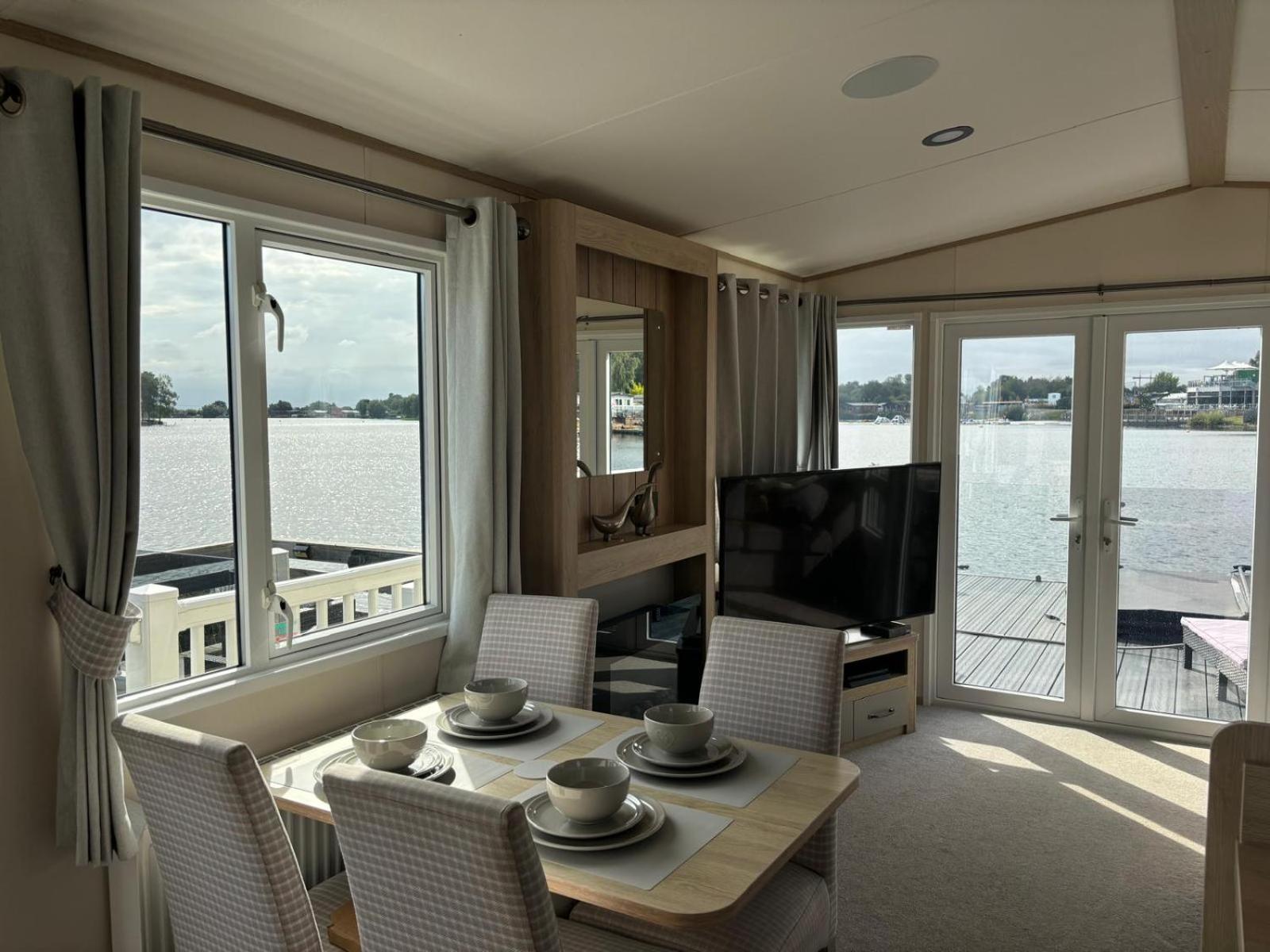Lakeside Holiday Home With Hot Tub Tattershall Buitenkant foto