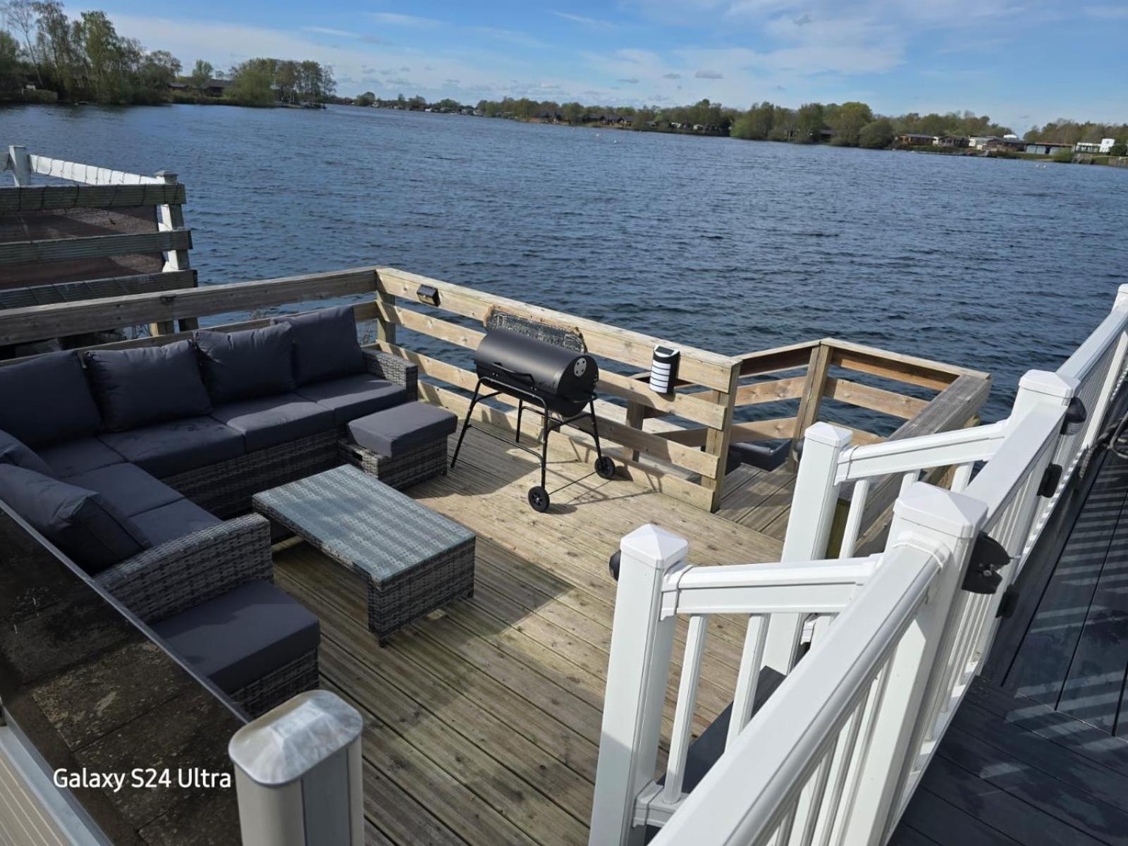 Lakeside Holiday Home With Hot Tub Tattershall Buitenkant foto